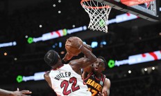 B体育体育app-关于热火主场击败老鹰，巴蒂尔斯得到22分的信息