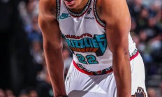 B体育体育活动-凯尔特人逆转灰熊，保持不败