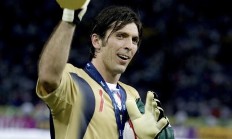 B体育体育娱乐-意大利传奇门将宣布退役告别