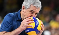 B体育体育教练-巴西女子排球队实力碾压对手，终结战斗