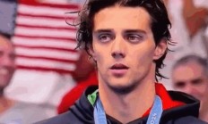 B体育体育网站-意大利游泳选手高水平表现夺冠