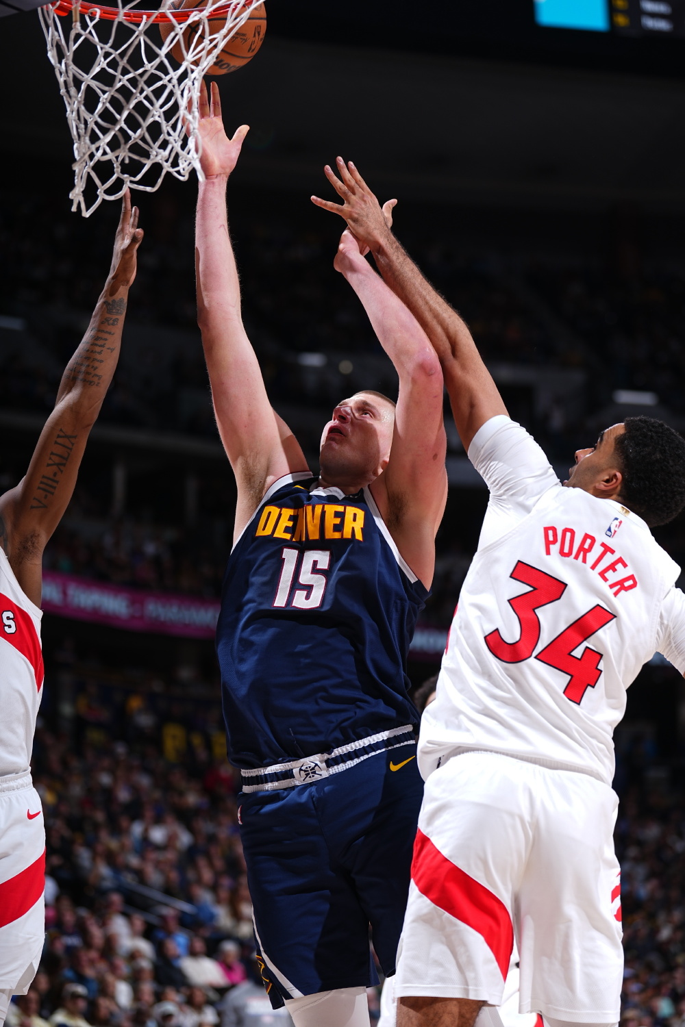 约基奇带领掘金逆转火箭,创下超高得分 约基奇带领掘金逆转火箭,创下超高得分