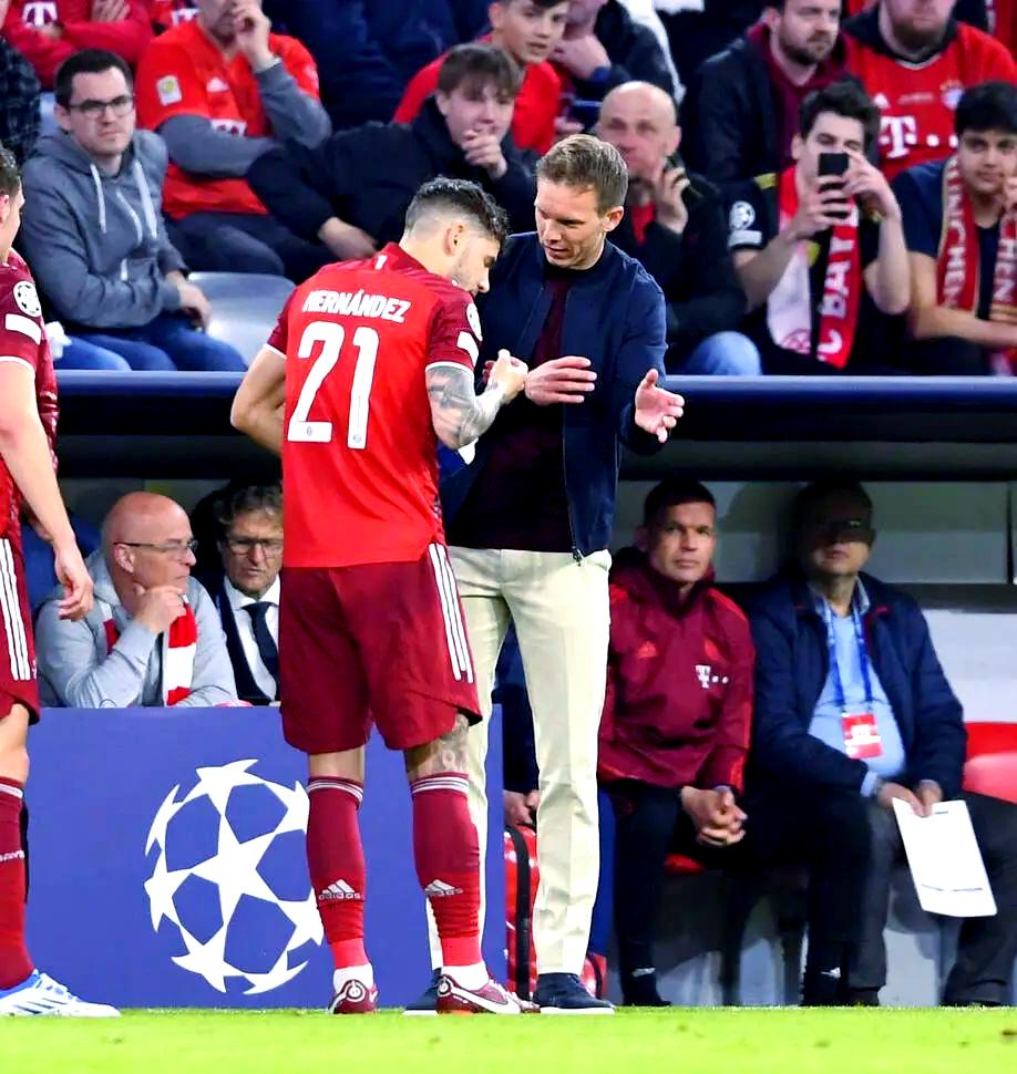 球队连续失利,主帅受到质疑压力 球队连续失利,主帅受到质疑压力