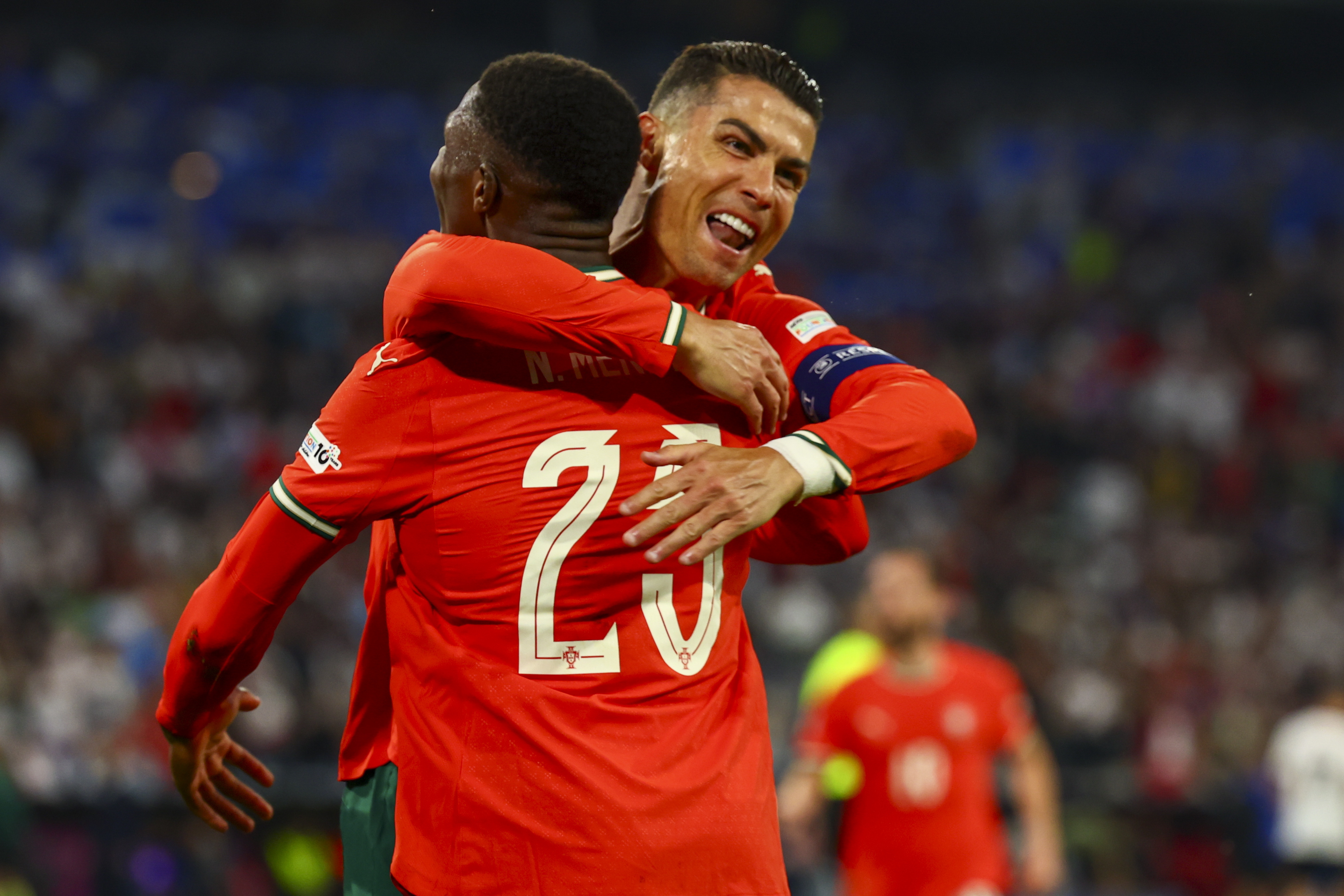 包含足球比赛集锦:“欧预赛”独家回顾的词条 包含足球比赛集锦:“欧预赛”独家回顾的词条