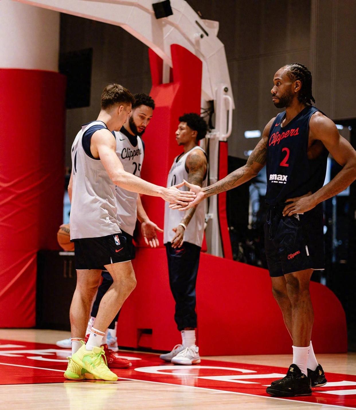 快船vs热火：莱昂纳德解决比赛，助球队获得连胜的简单介绍