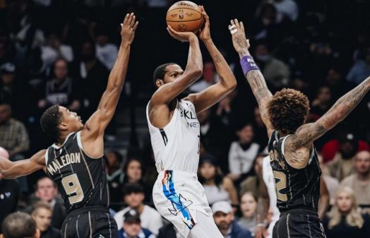 关于篮网客场负于黄蜂，团队合作亟待改善的信息