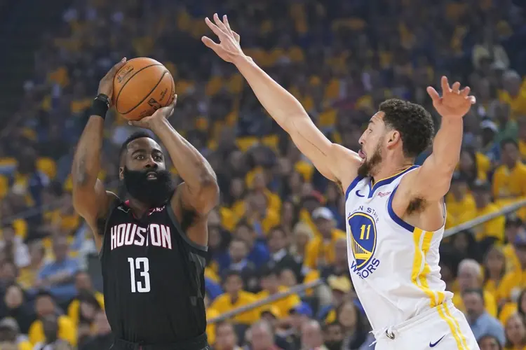 火箭客场战胜灰熊，哈登25+14