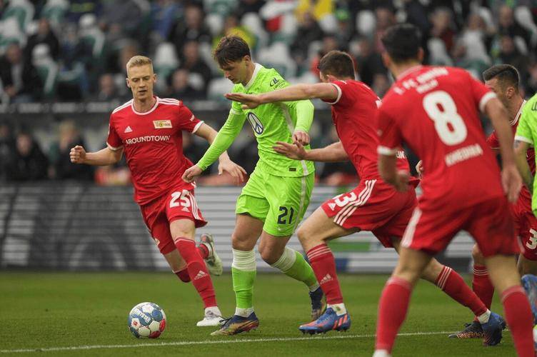 沙尔克主场不利,需全力回击 沙尔克主场不利,需全力回击